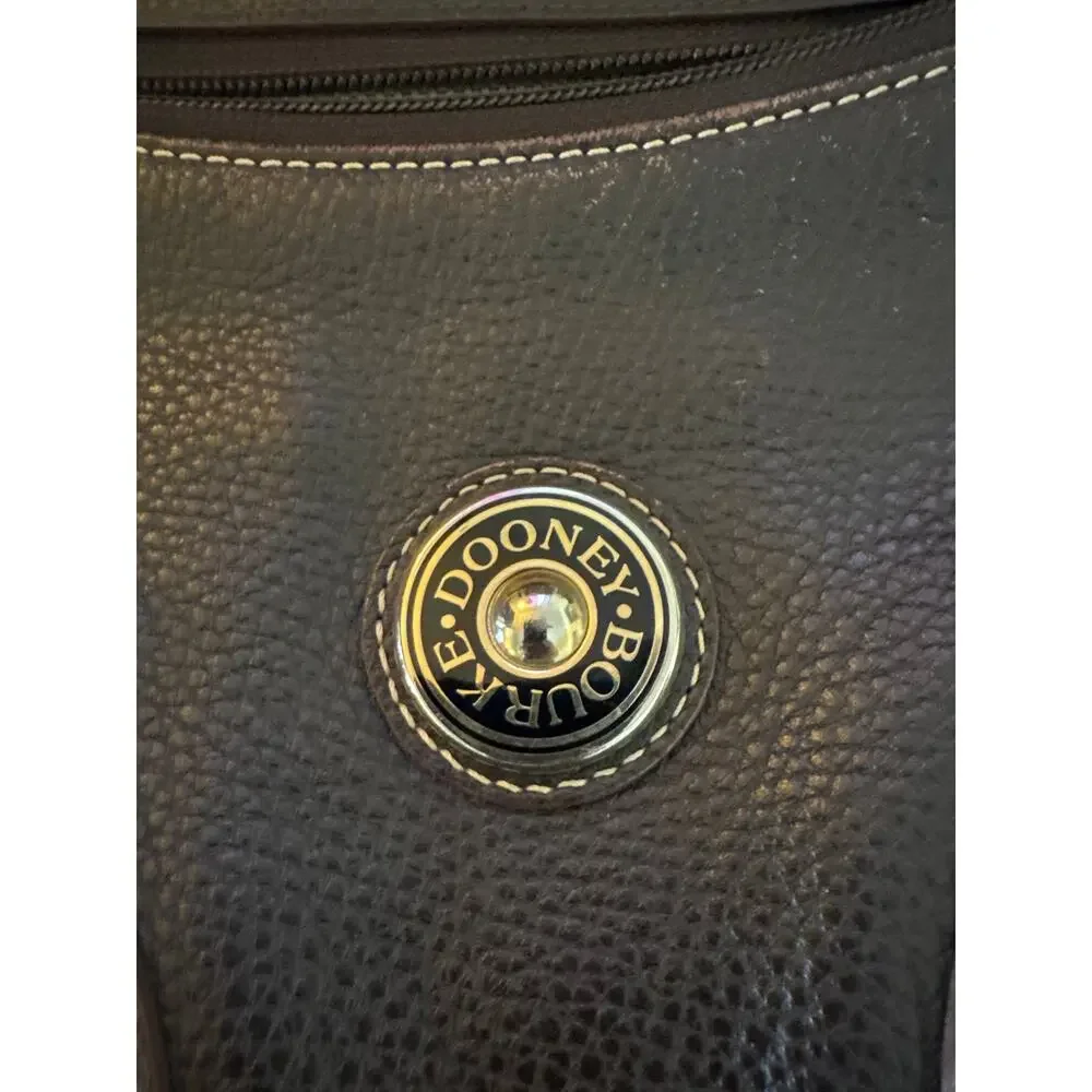 Vintage brown pebbles leather Dooney and Bourke Y2K handbag Good condition